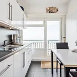 Apartment 3 Bedroom In The Centre Of With Spectacular View *